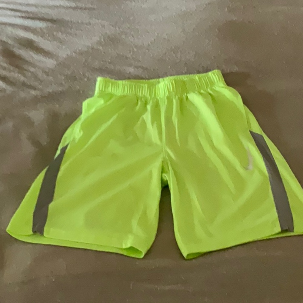 Nike Green Casual Shorts Lightweight Performance